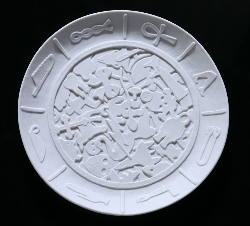 DECORATIVE PLATE