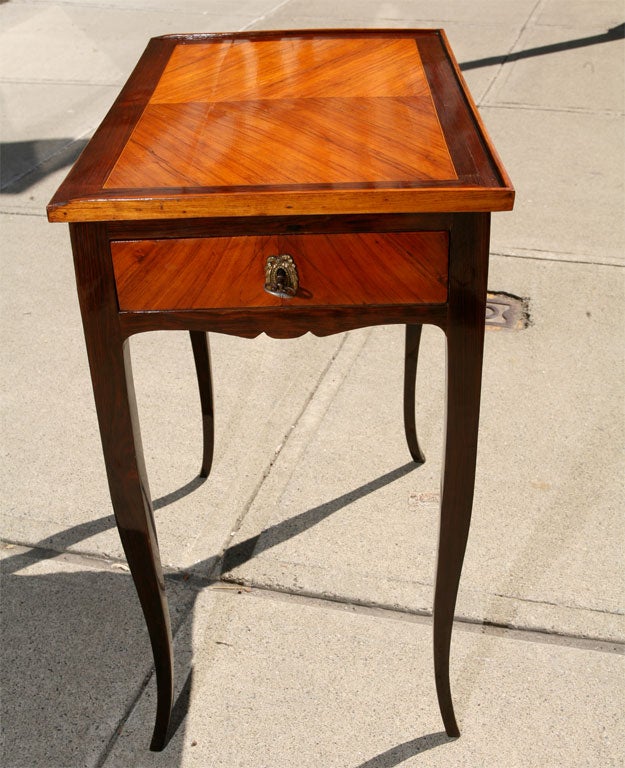 Table d'appoint française de style Louis XV en vente 2