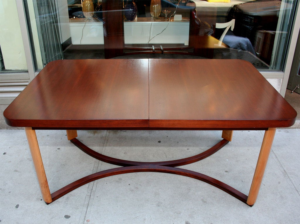 Sophisticated Art Deco Dining Table in Walnut and Birch by Gilbert Rohde 1