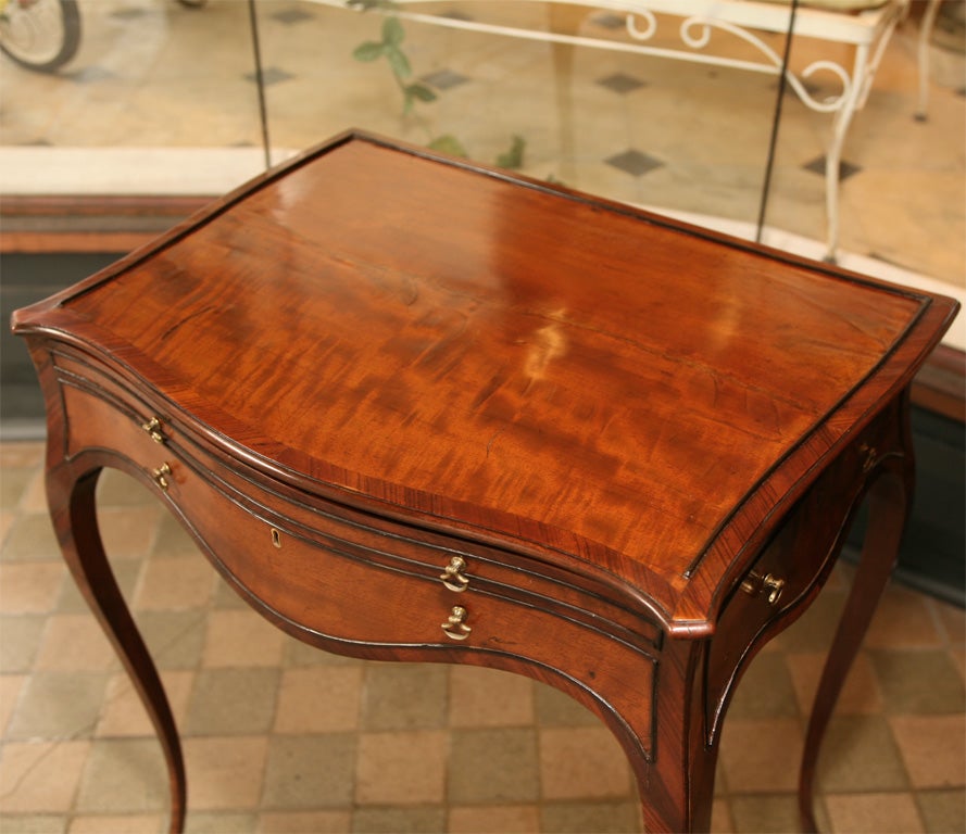 An Important George III  Mahogany Writing Table In Good Condition For Sale In Hudson, NY