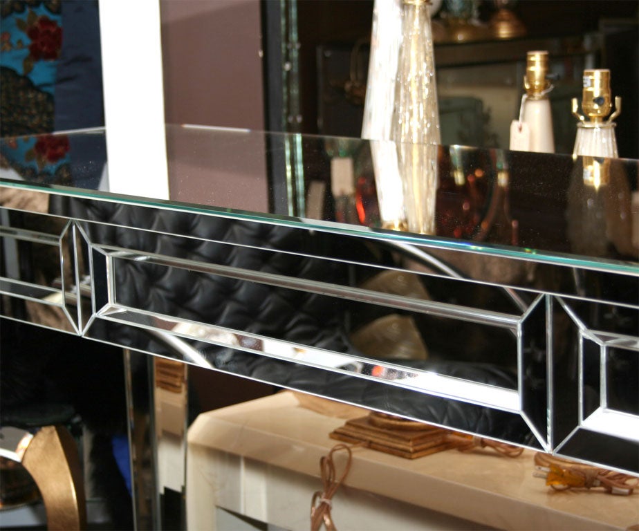 Neoclassical Modern Mirrored Console Table In New Condition For Sale In New York, NY