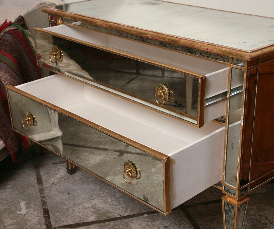 Superb Custom  Mirrored and Gold Gilt Two Drawers Chest In Excellent Condition For Sale In West Palm Beach, FL