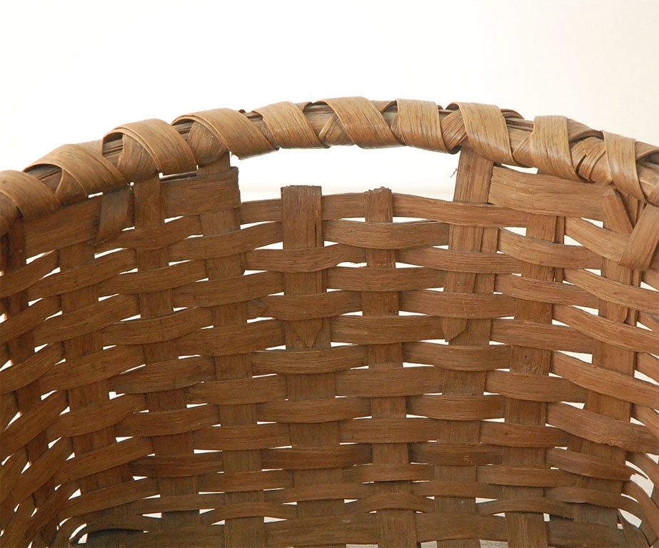 19THC RARE FORM BASKET FROM NEW ENGLAND AND PRISTINE CONDITION 2
