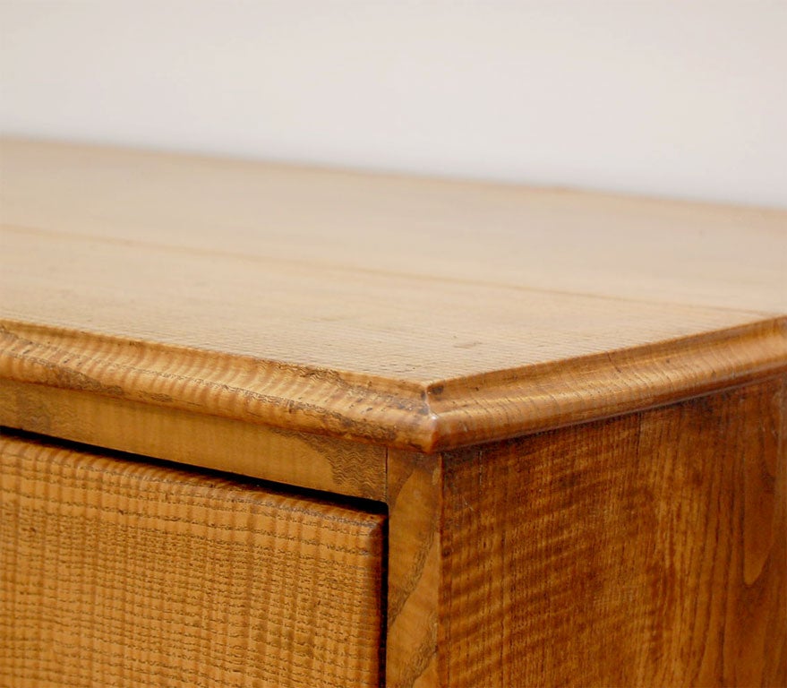 Early 19th Century Fiddleback Ash Chest 6