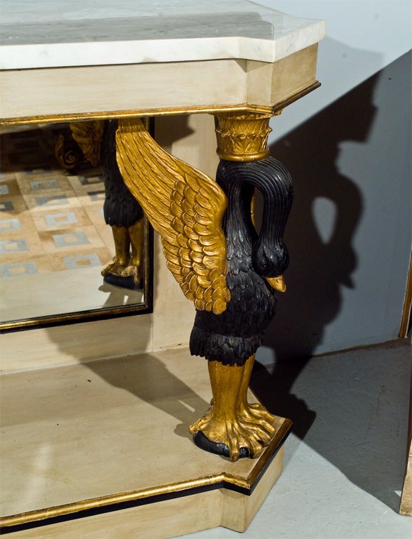 Table console à motif de Swan, bois doré, marbre, France, années 1940 en vente 3