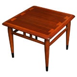 Andre Bus Tiny Acclaim Table