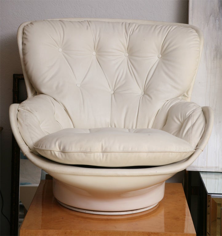 French Fiberglas Swivel Chair by Cesare Casati