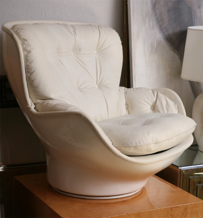 Late 20th Century Fiberglas Swivel Chair by Cesare Casati