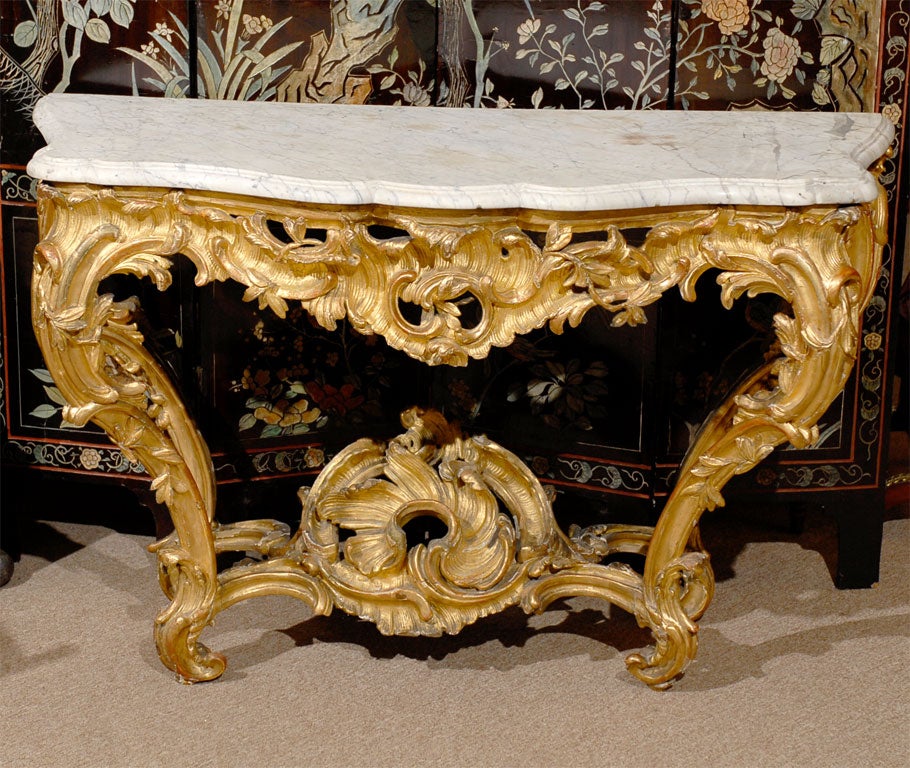 Français Table console en bois doré de la période Régence, France, vers 1720 en vente