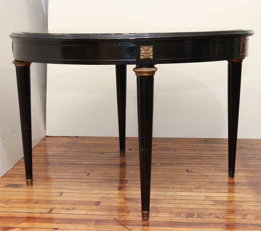 Ebonized circular table by Jansen In Excellent Condition For Sale In New York, NY