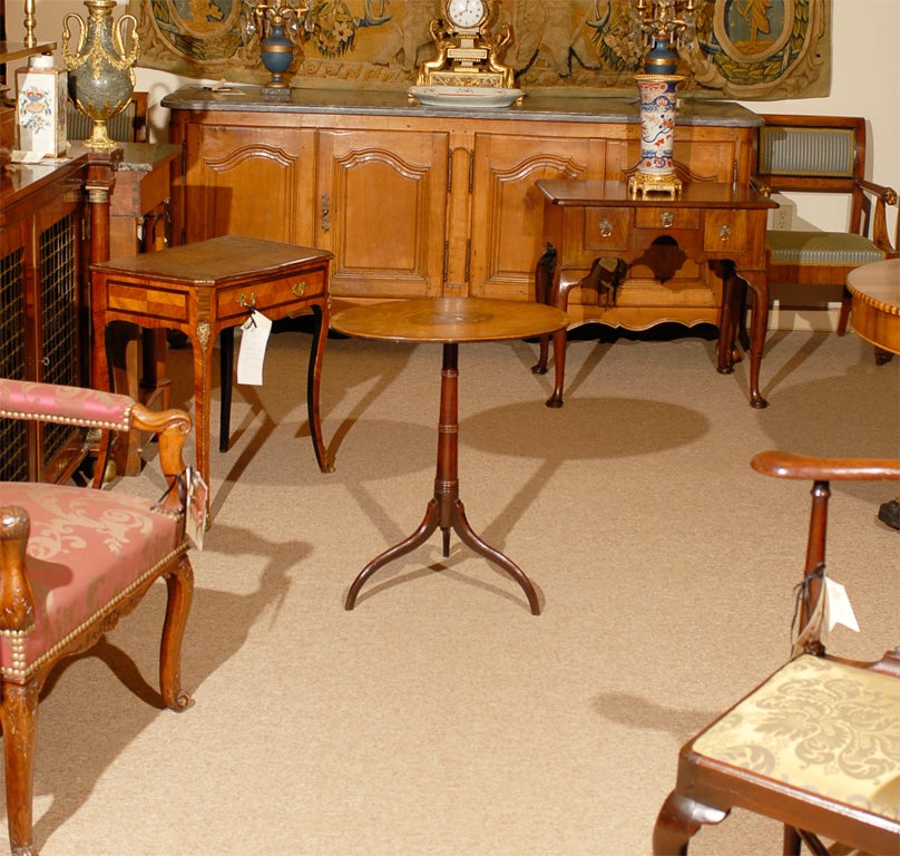 Fine Sheraton Inlaid Oval Candle-Stand, England ca. 1800.
