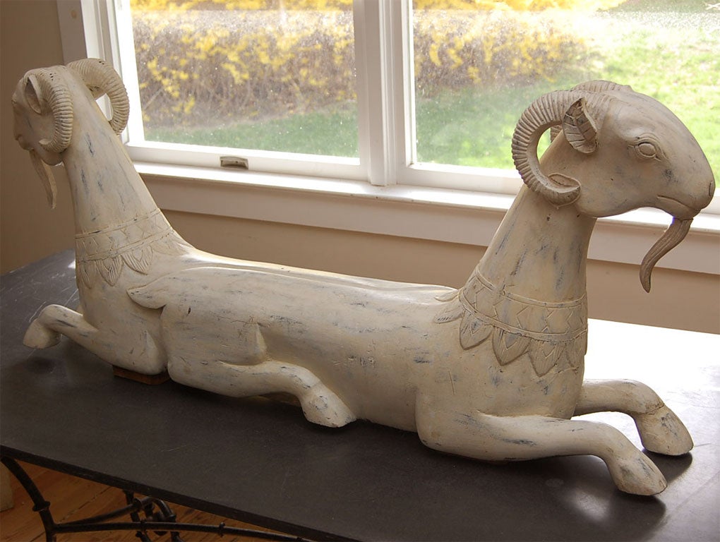 SCULPTURE BÉLIER À DEUX TÊTES D'INSPIRATION ASIATIQUE/ÉGYPTIENNE