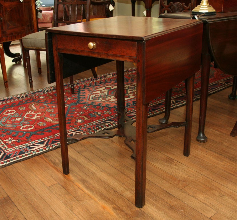 English, mahogany Pembroke table Ca.1800
