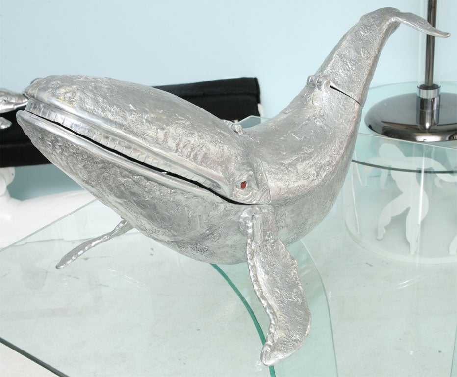 MONUMENTAL ARTHUR COURT WHALE CHAMPAGNE/WINE COOLER 1