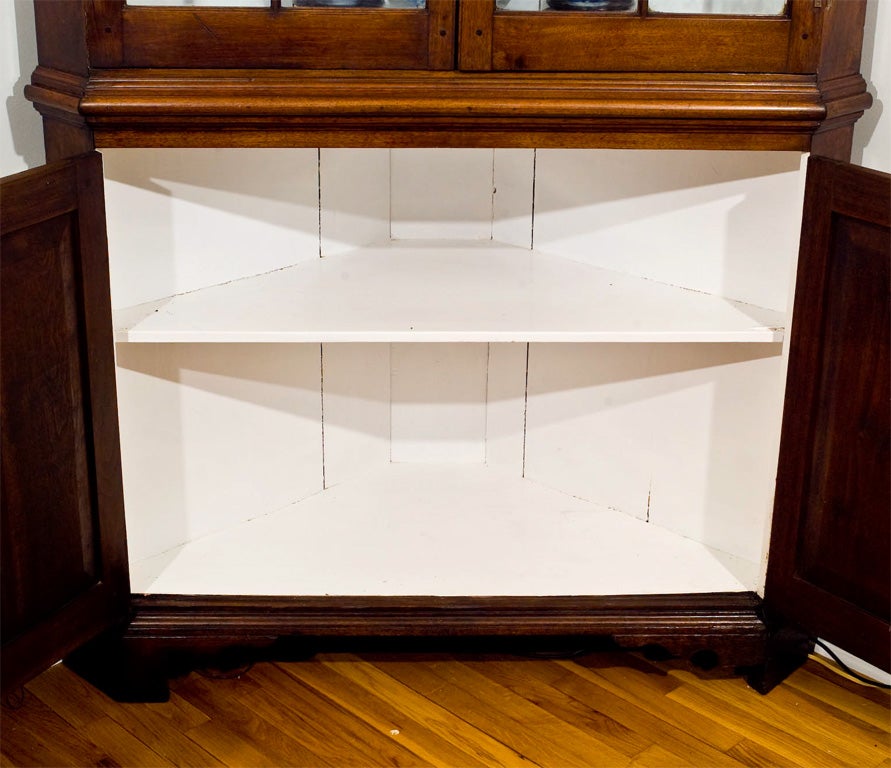 18th Century Chippendale Solid  Walnut Corner Cabinet 2