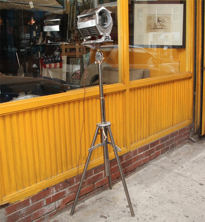 Rigidurable Chicago Stage Light