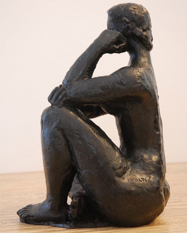 Bronze signé représentant un nu assis par Antoniucci Volti 3
