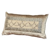 PILLOW WITH ANTIQUE LACE