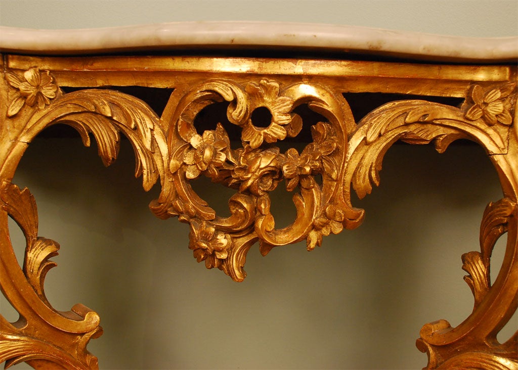 Table Console en Bois Doré de Style Louis XV en vente 2