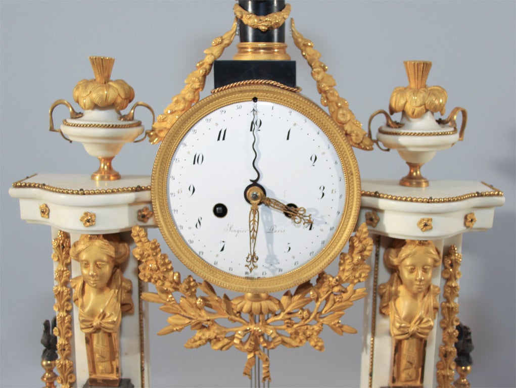 Louis XVI Mantle Clock In Good Condition For Sale In Seattle, WA