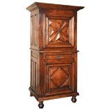 Beautifully Carved Walnut Homme Debout