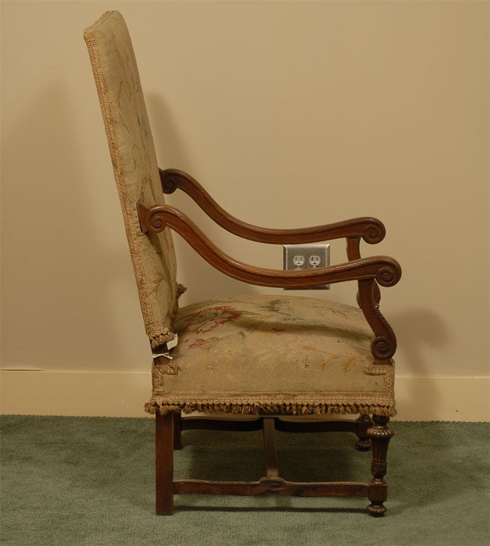 French Louis 14 style big chair 5
