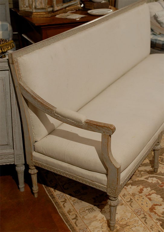 Late 18th to Early 19th Century Swedish Gustavian Settee For Sale 2