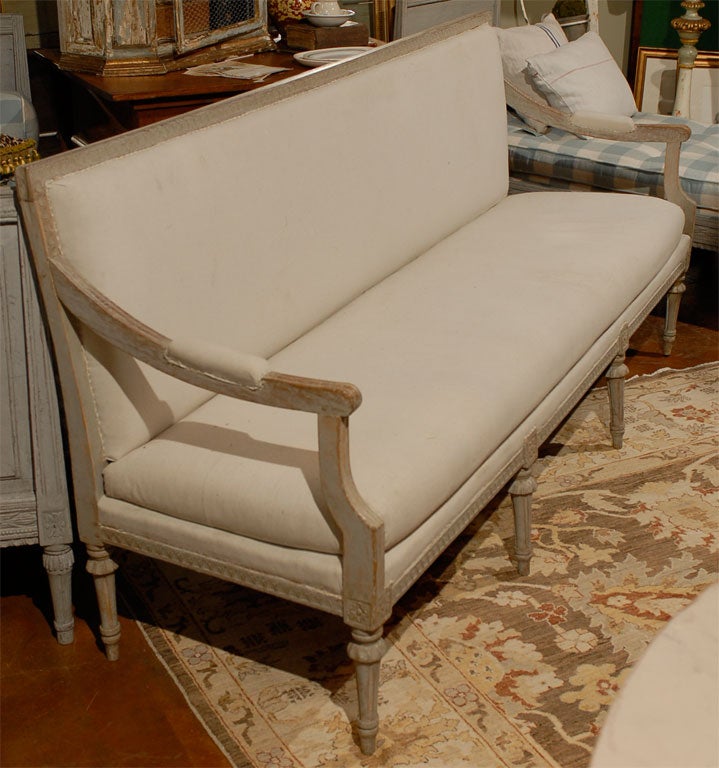 Late 18th to Early 19th Century Swedish Gustavian Settee For Sale 3