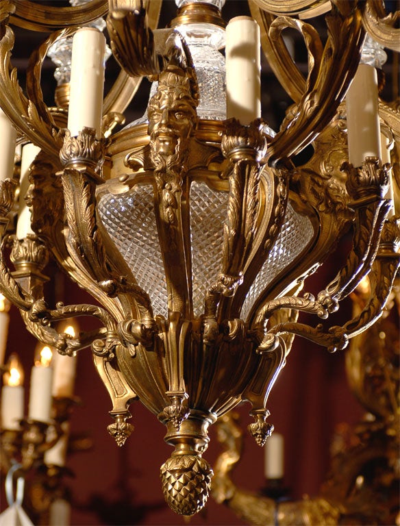 Araña antigua. Chandelier de bronce dorado con cristal en Excelente estado para la venta en Atlanta, GA