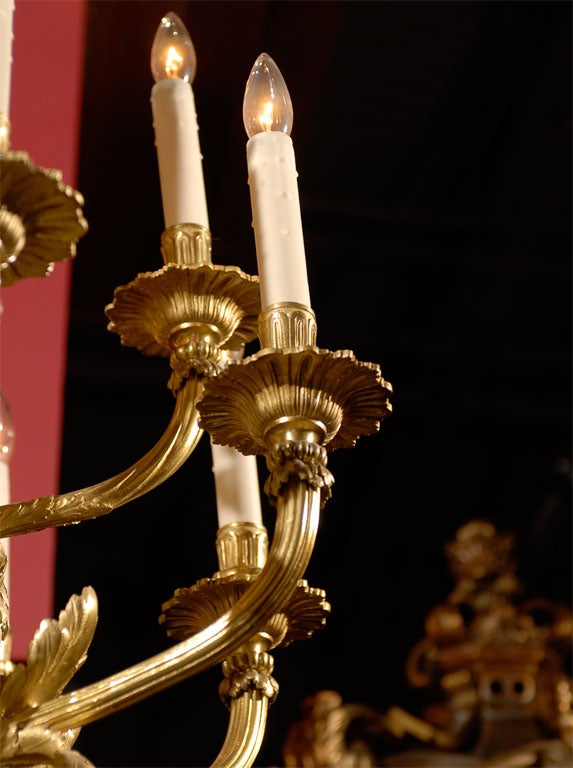 Antiker antiker Kronleuchter im Louis-XVI-Stil im Angebot 1