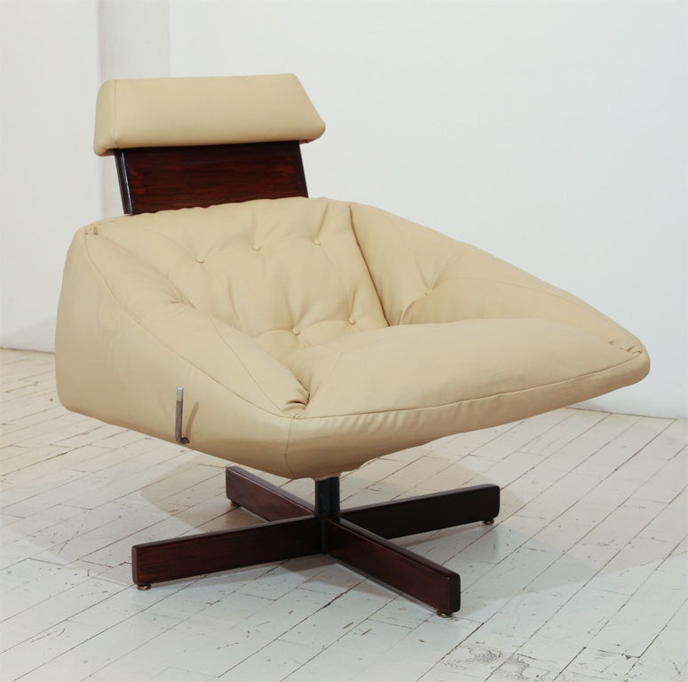 Armchair with Adjustable Headrest by Percival Lafer 2
