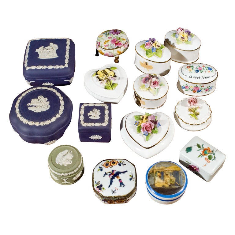 French and English Miniature box collection For Sale