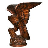 Une importante sculpture suisse en forme d'aigle de taille lfe