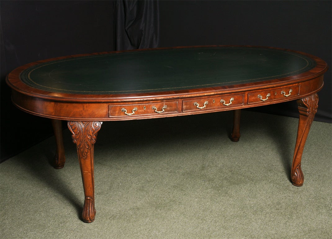 An English late 19th century writing table.