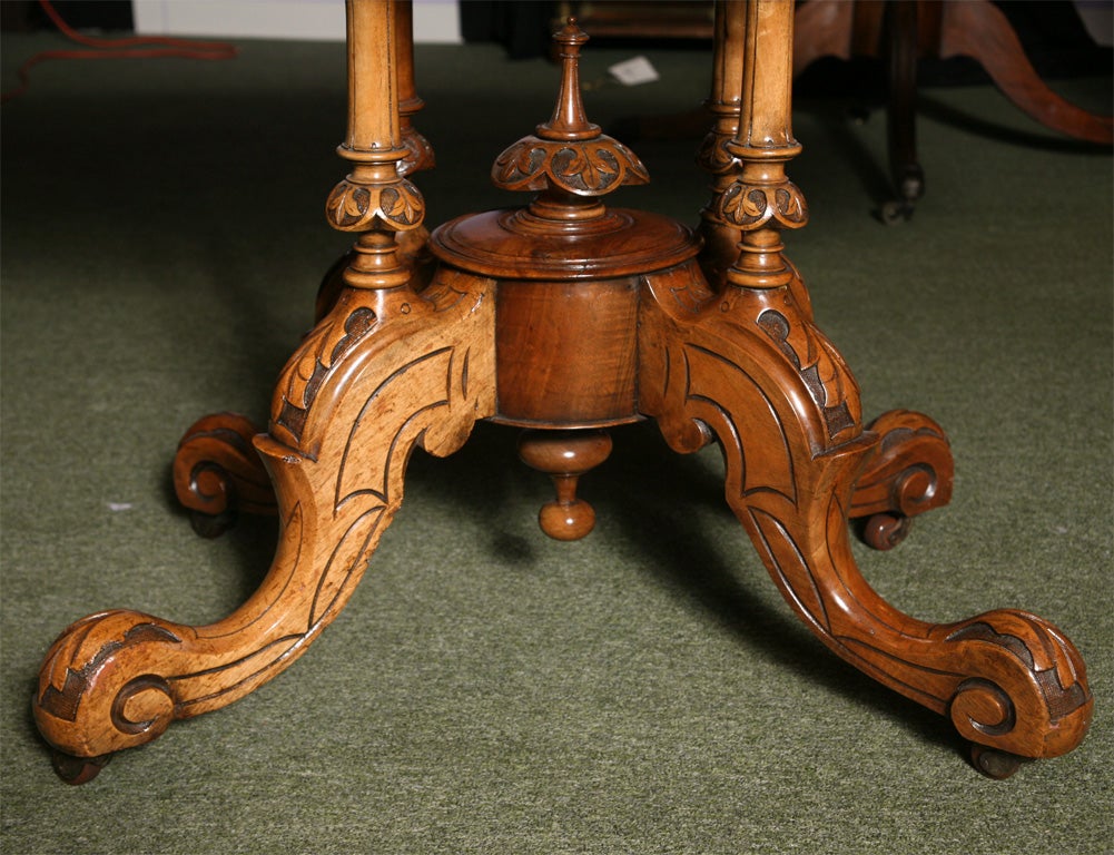 A mid-19th century English tilt - top Walnut Loo Table For Sale 1