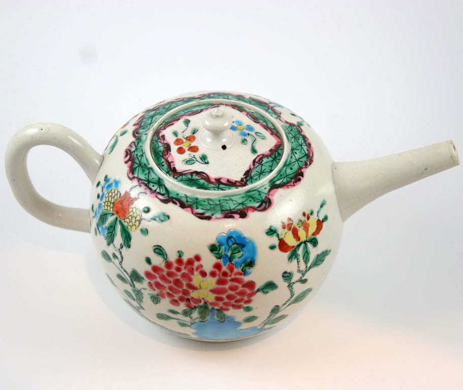 English Saltglazed Stoneware Teapot In Excellent Condition For Sale In New York, NY