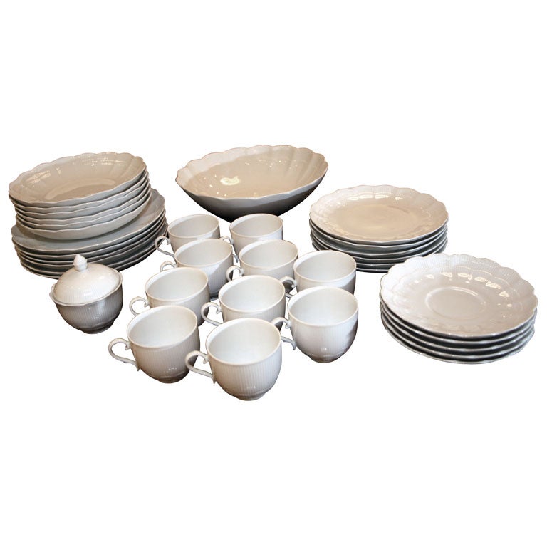 Kaiser "Romantica" 35 pieces Luncheon Shell pattern For Sale