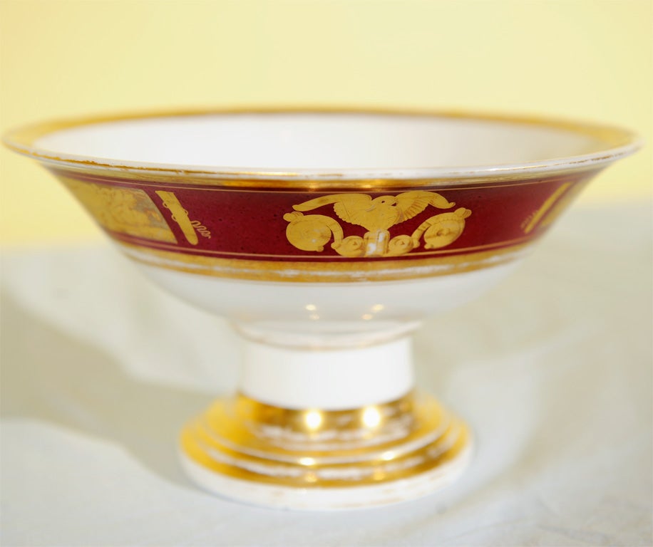 Partial Old Paris Dinner Service In Excellent Condition For Sale In Alexandria, VA