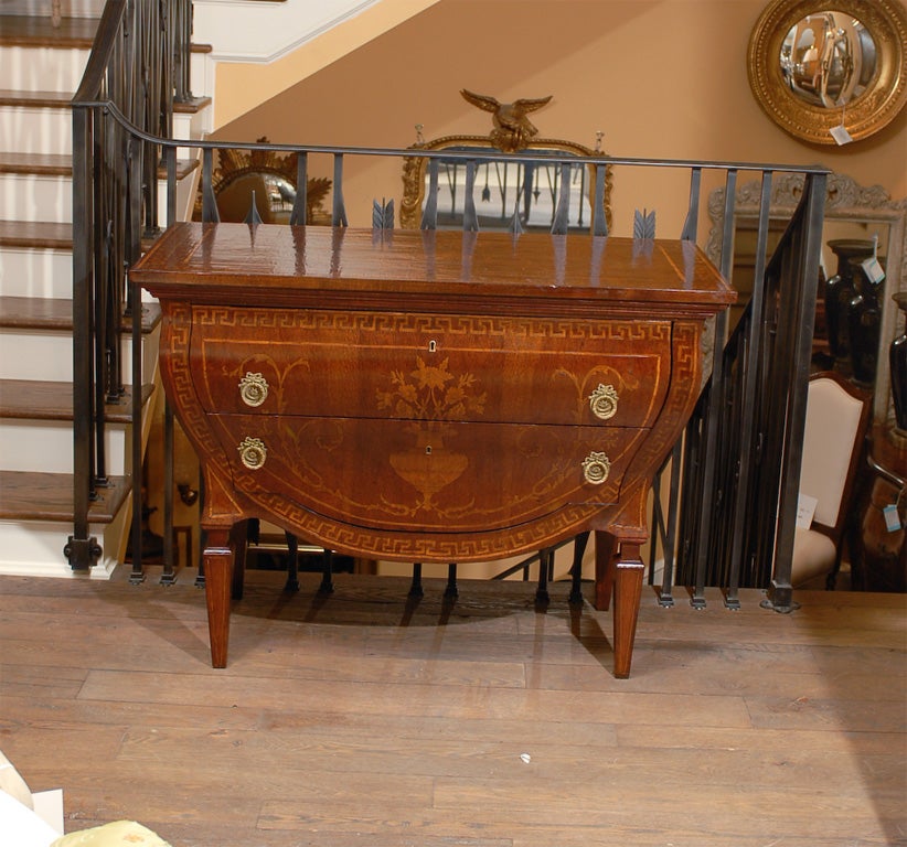 20thC ITALIAN INLAID COMMODE<br />
OUR INVENTORY# 09-C-018<br />
AN ATLANTA RESOURCE FOR FINE ANTIQUES