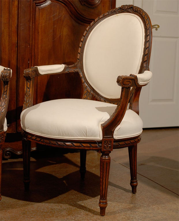 Pair of 19th Century French Louis XV Carved Walnut Fauteuil Side Chairs In Good Condition In Atlanta, GA