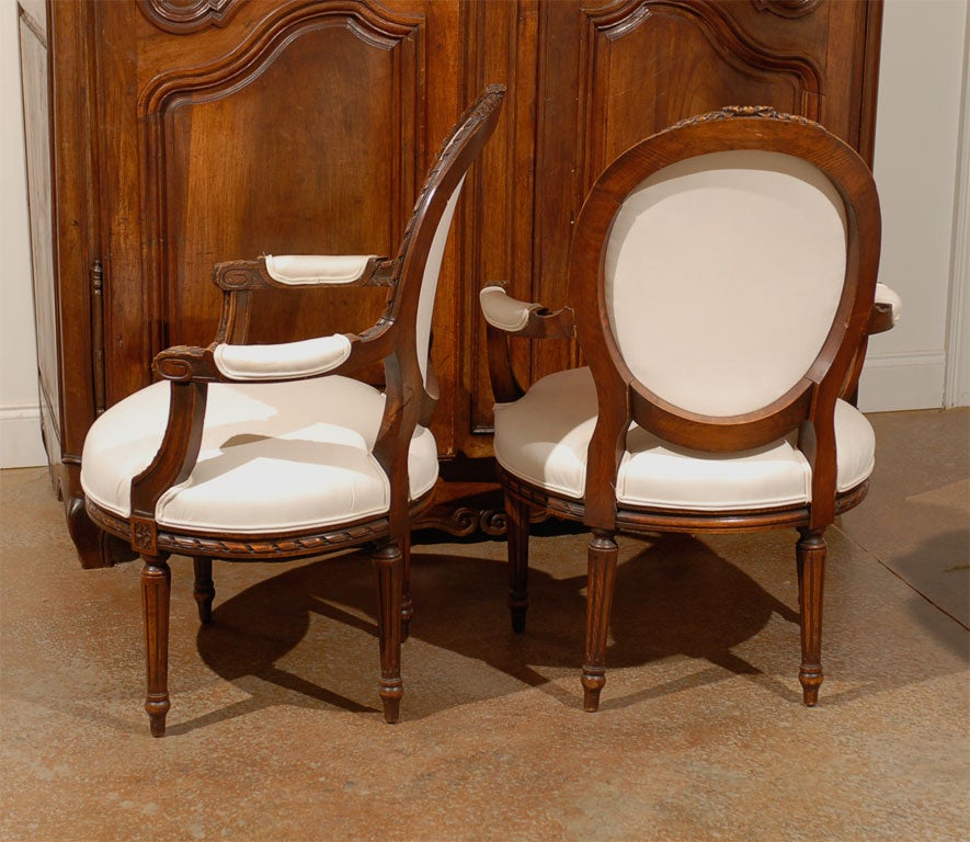 Pair of 19th Century French Louis XV Carved Walnut Fauteuil Side Chairs 4