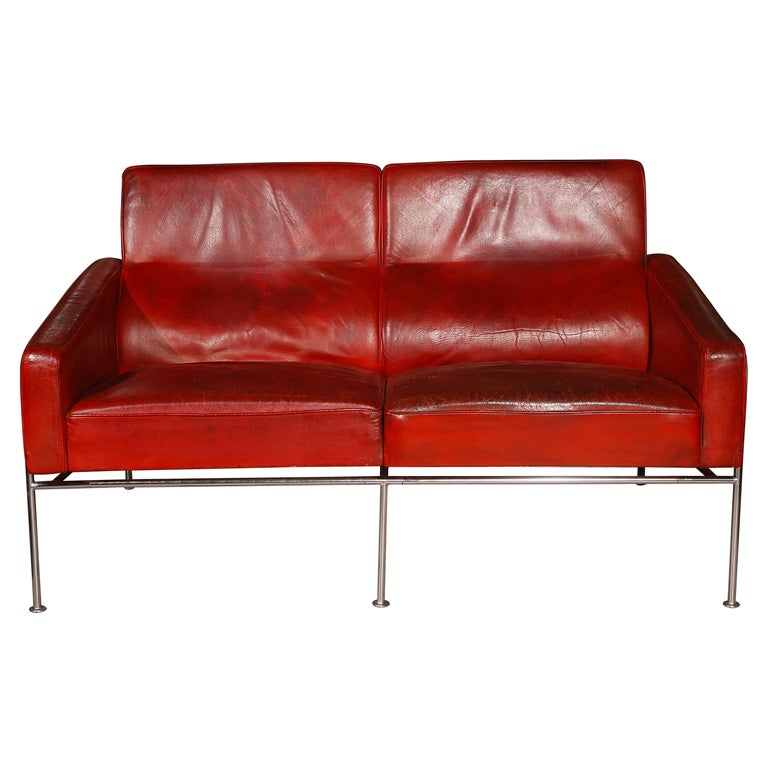 Very Rare Arne Jacobsen Sofa from The SAS Royal Hotel