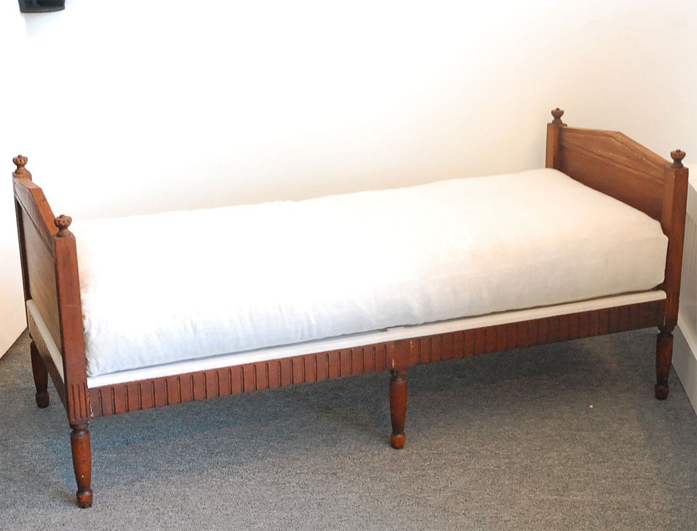19THC D BED FROM NEW ENGLAND