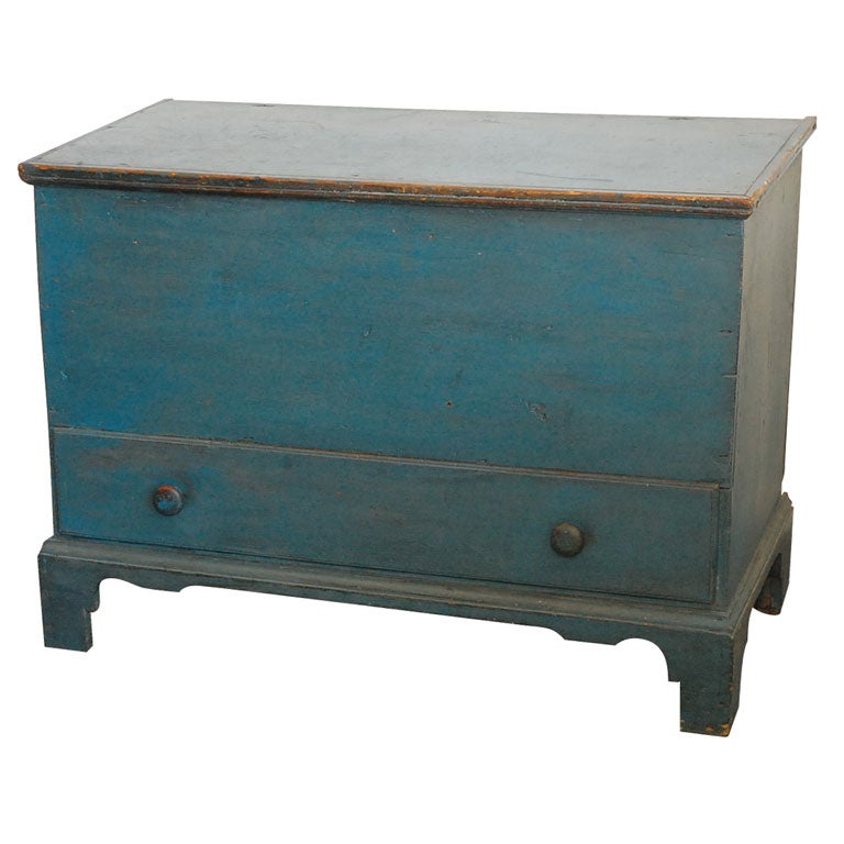EARLY 19THC BLUE PAINTED  ONE DRAWER NEW ENGLAND CHEST