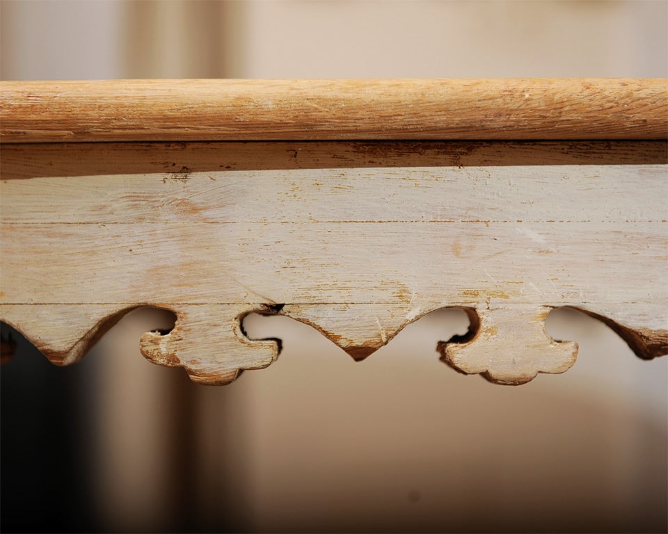 Swedish Rare Painted Gustavian Round Dining Table