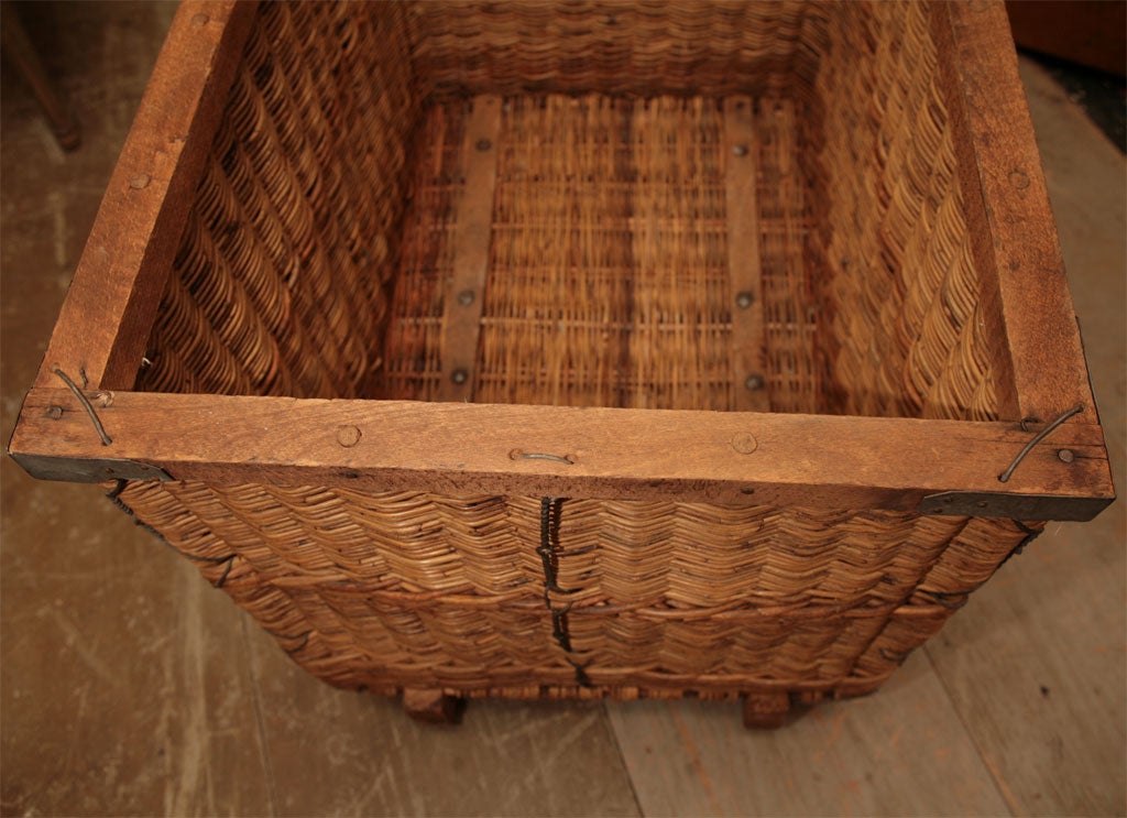 French Wicker Laundry Cart 3