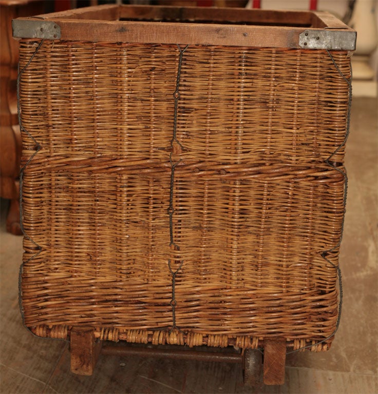 French Wicker Laundry Cart 5