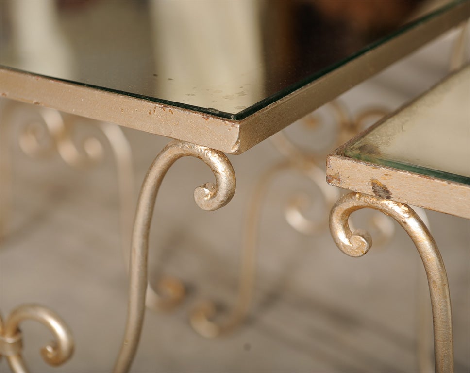 Set of Mirrored Nesting Tables In Good Condition For Sale In Queenstown, MD