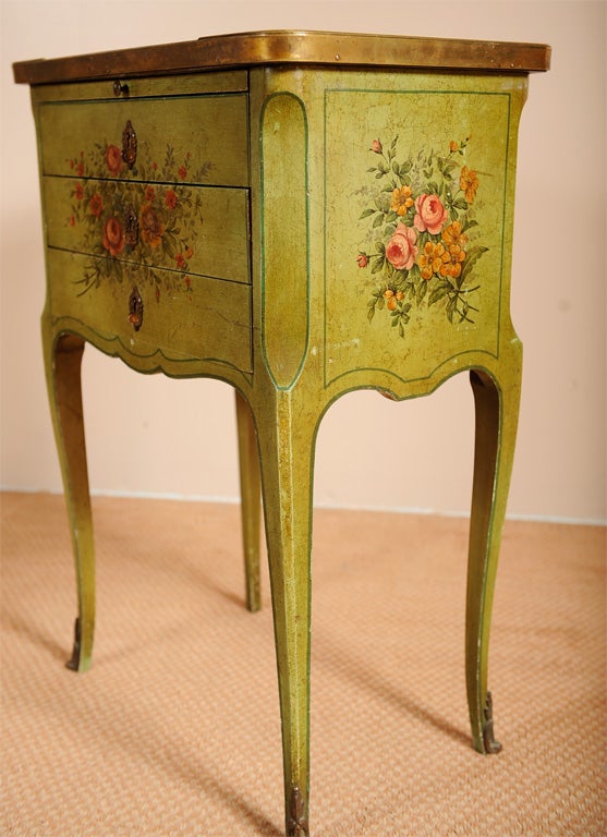 Louis XV style tiny painted commode 3