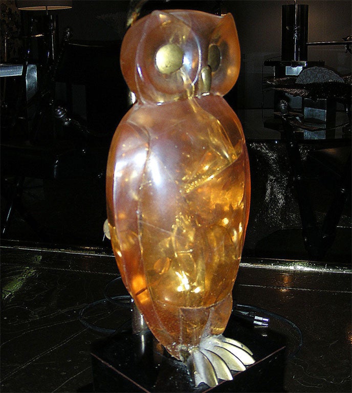 1970s Lamp Decorated with a Resin Owl For Sale 1